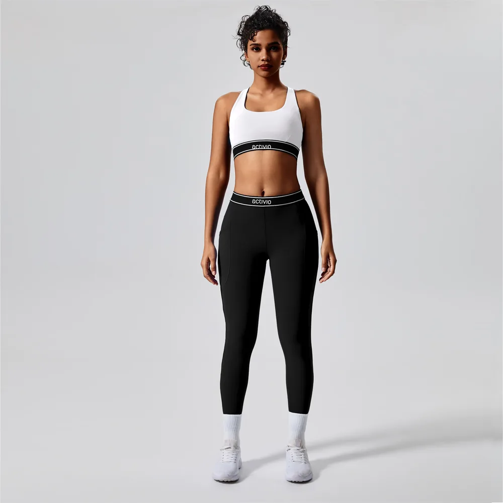 workout-black-and-white-set-front